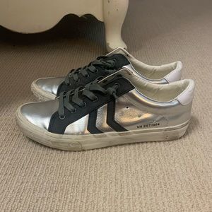 Vintage Havana Low Top Metallic silver sneakers